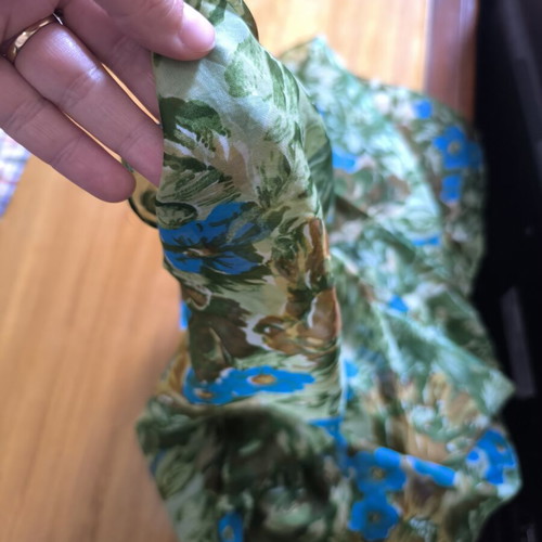 Silk scarf with floral pattern and blue details