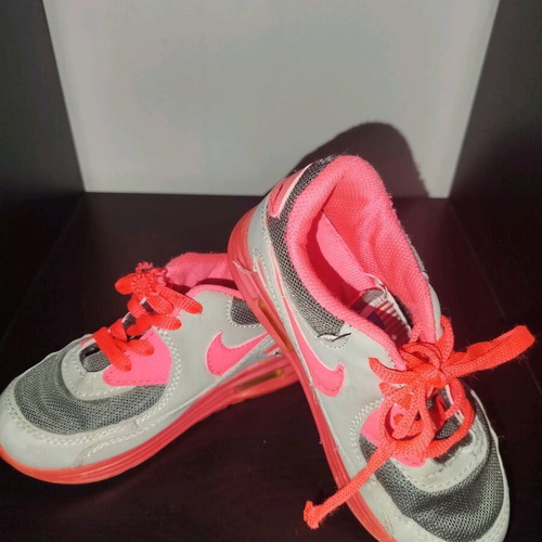 Παιδικά παπούτσια Nike αθλητικά σαν καινούργια, νούμερο 28, πολύχρωμα