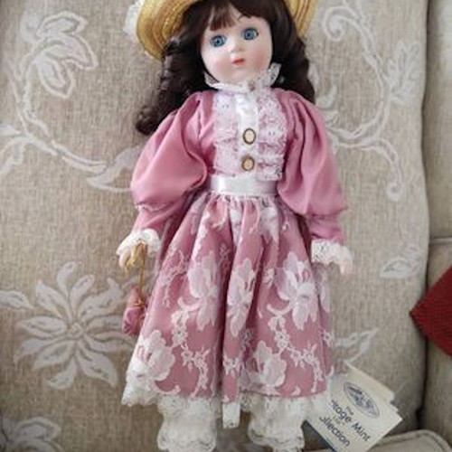 Porcelain doll The Heritage Mint Collection Alicia new, height 40 cm