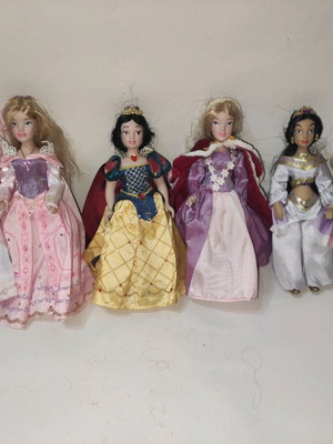Deagostini Disney Princess 6 porcelain dolls like new