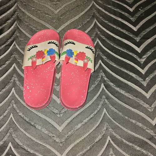 Children's slippers like new, size 30