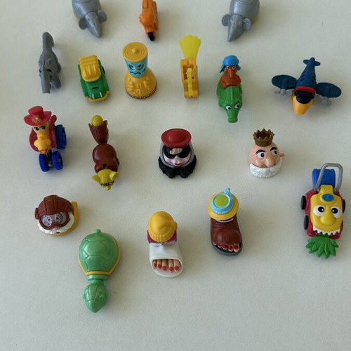 Vintage Kinder Surprise figures collection, 18 pieces, like new