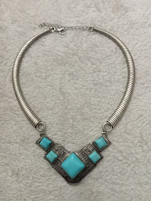 Silver necklace like new with blue stone
