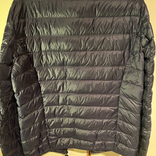 Emporio Armani thin puffer jacket size medium like new