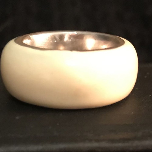 Silver ring with enamel used