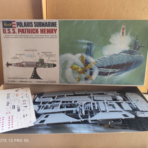 Revell U.S.S. Patrick Henry Polaris Submarine model