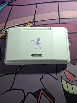 Nintendo DS Mew Edition like new with stylus