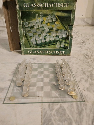 Glass chess used, incomplete set, 20cm x 20cm