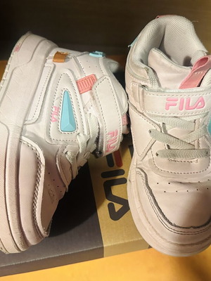 Fila αθλητικά παπούτσια μεταχειρισμένα, νούμερο 28, ροζ