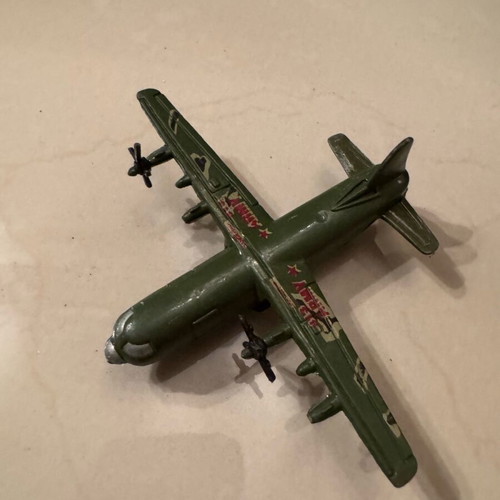 Collectible metal airplanes used, pack of 4 pieces