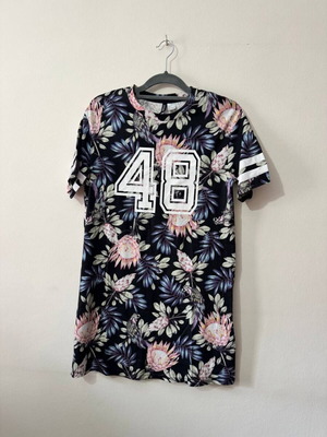 H&M Divided Floral Oversized T-Shirt Dress Like New