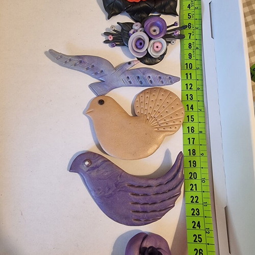 Pins set of 6 like new with beautiful designs