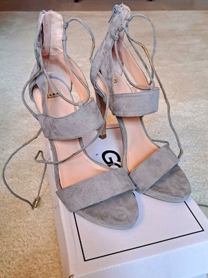 Zara gray sandals size 38 like new