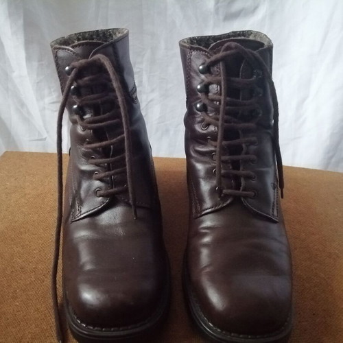 Robin Rose women's brown leather lace-up boots size 39