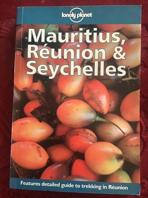 Lonely Planet guide Mauritius, Réunion & Seychelles like new, English