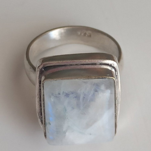 925 Silver Ring with Moonstone like new
