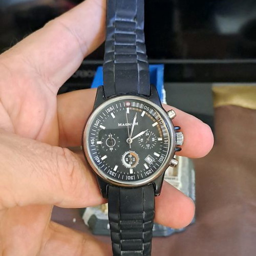 Magnum wristwatch used, men's black without strap