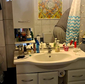 Έπιπλο μπάνιου με νιπτήρα και καθρέφτη