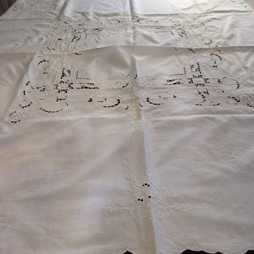 Vintage Handmade Cutwork Tablecloth white 117x117 cm like new