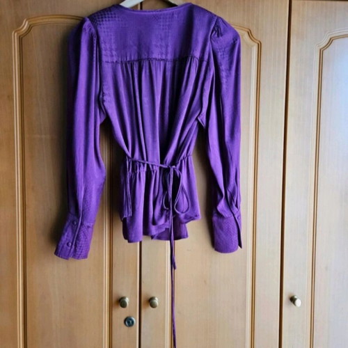 Suncoo purple wrap top like new, size XS