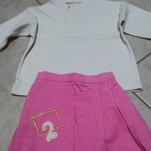 Baby clothing set like new with pants, skirt and top