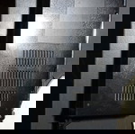 Παλιό ραδιόφωνο stereo μεταχειρισμένο με σημάδια λειτουργικό