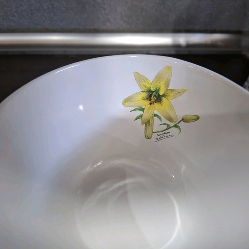 Salad bowls 2 pieces with yellow flowers like new