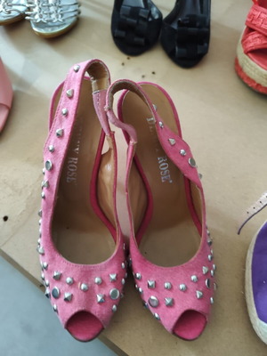 Pink platform sandals size 37 like new