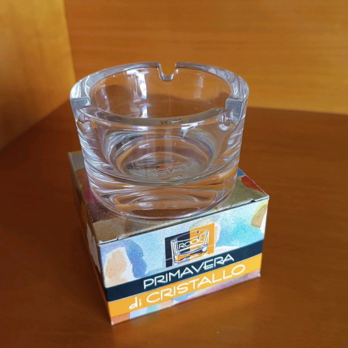 Set of 2 crystal ashtrays new, modern style