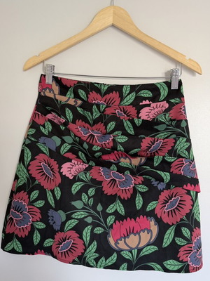 Karavan Lulua women's skirt like new, size medium, black