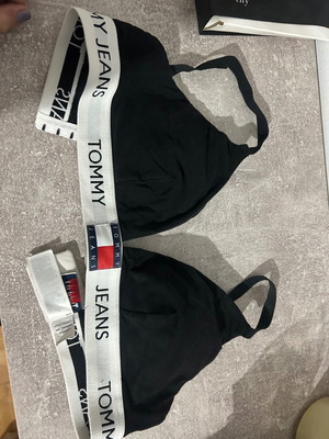 Tommy Hilfiger bra like new, black and red
