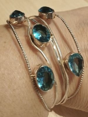 Handmade adjustable bracelet with turquoise stones, like new