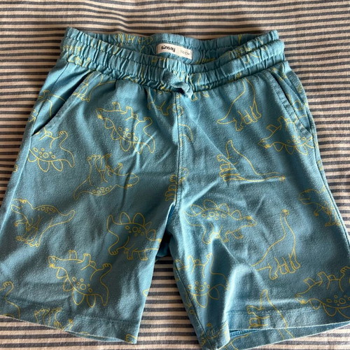 Bermuda shorts with dinosaurs like new, set of 3, 122 cm