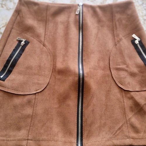 Suede skirt with zipper brown like new, size M