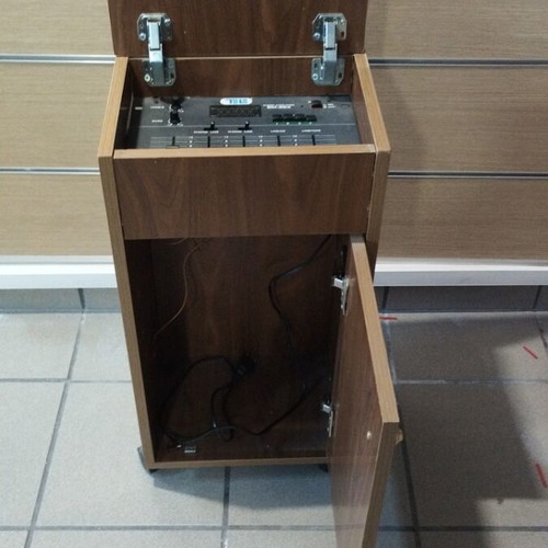 Tele SM-254 4-channel audio mixer like new with furniture
