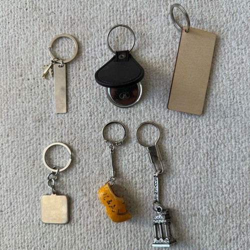 Collectible keychain set used, 7 pcs, travel & culture