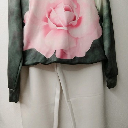 White Rose Set new, blouse and pants medium size