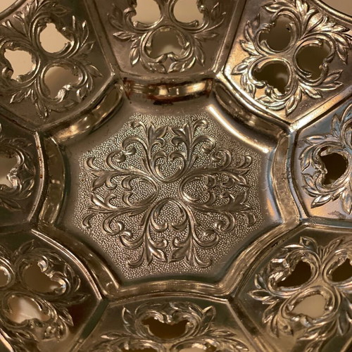 Decorative silver-plated dish like new, diameter 18cm