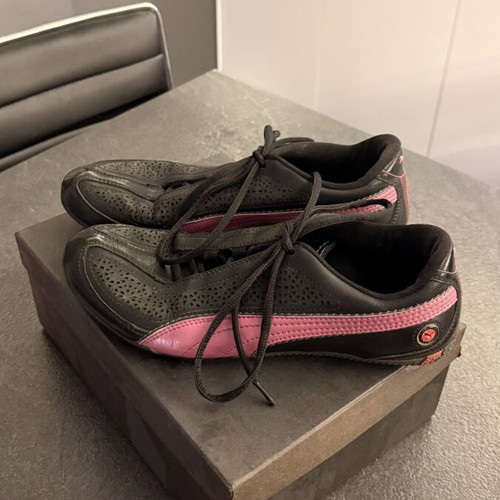 Puma athletic shoes size 40, black and pink