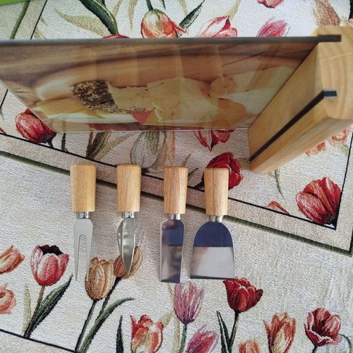 Cheese set with tempered glass cutting board, new