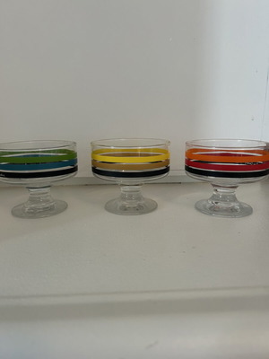 Pierre Gardin vintage bowl set of 3 for ice cream or cocktails like new