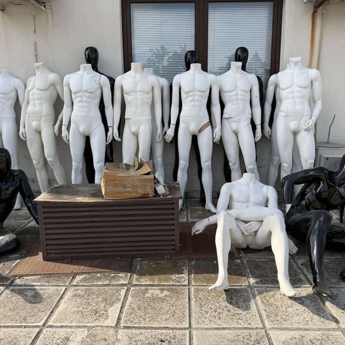 Used male display mannequins, Italian and Spanish