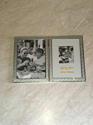 Double photo frame new with unique design