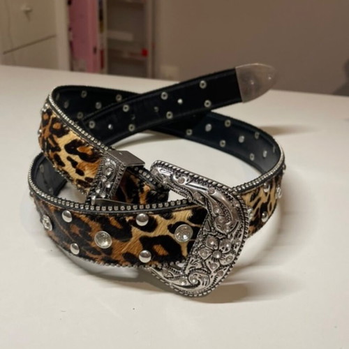 Leopard belt Zara new with carved buckle and floral details, size 80