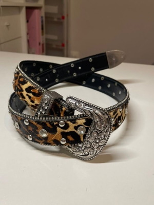 Leopard belt Zara new with carved buckle and floral details, size 80
