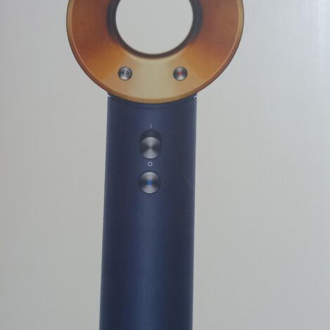 Dyson Supersonic hair dryer with 5 magnetic attachments