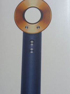 Dyson Supersonic hair dryer with 5 magnetic attachments