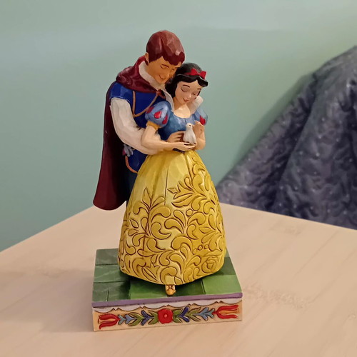 Enesco Snow White Couple Figurine new, collectible