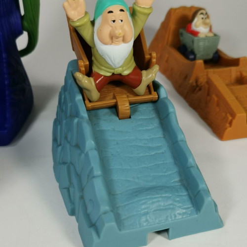 McDonald's Snow White and the Seven Dwarfs collectible toys set of 5 used