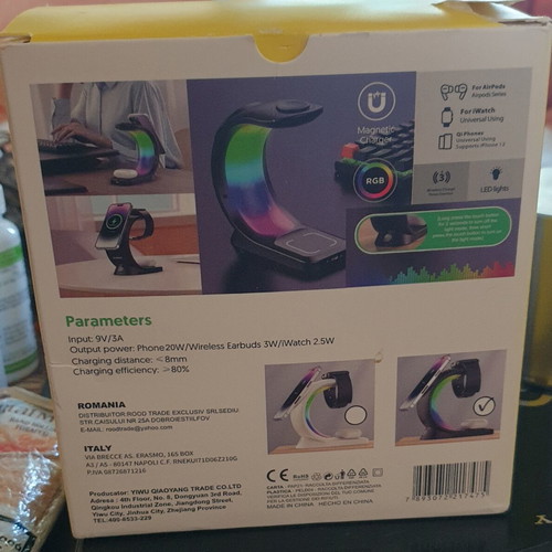 Andowl Q-A93 3-in-1 fast wireless charger with RGB lighting